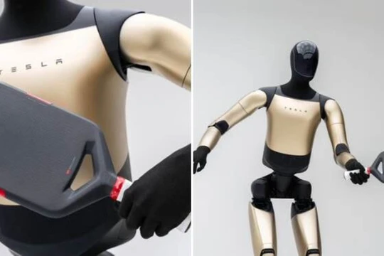 Tesla đã thắng lớn khi tung ra vợt pickleball giá đắt. Ảnh: LTN.