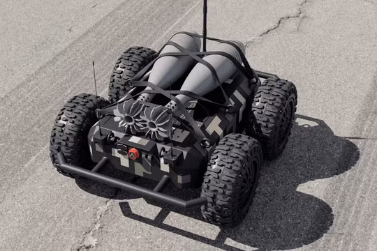 Ratel S là một loại robot cảm tử, được điều khiển từ xa của Công ty Ratel. Ảnh: Creaders.