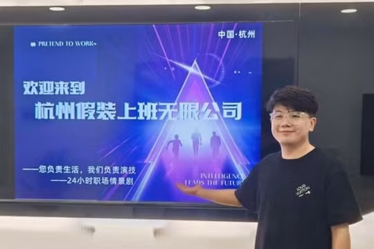 Ông chủ Trần Anh Kiện của Công ty giả vờ đi làm ở Hàng Châu. Ảnh: Jimu.