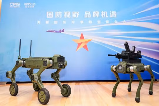 Hai loại "Ngao robot" lần đầu ra mắt: Thiết Ngao (trái) và Ảnh Ngao (phải). Ảnh: CCTV.