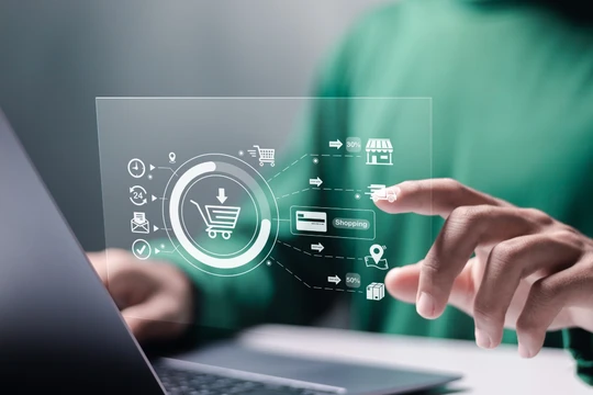 Thuế suất cao đang gây áp lực cho các nền tảng thương mại điện tử . Ảnh: Sina.