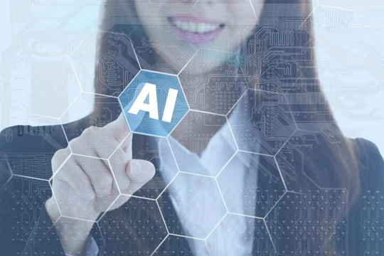 Các công cụ AI ngày càng được ứng dụng rộng rãi giúp tăng công suất, hiệu quả công việc. Ảnh: LTN.