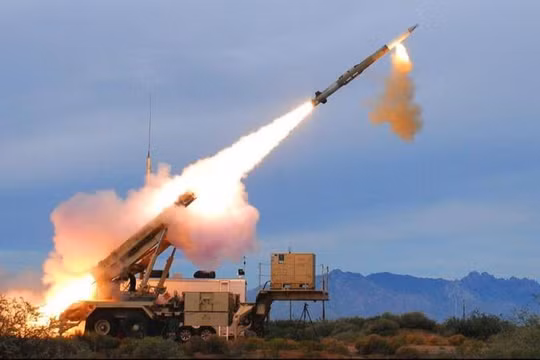 Quân đội Mỹ đang bị thiếu tên lửa đánh chặn Patriot PCA-3 nghiêm trọng do tiêu hao nhiều trong việc đối phó với các cuộc tấn công của UAV và tên lửa Iran. Ảnh: Creaders.
