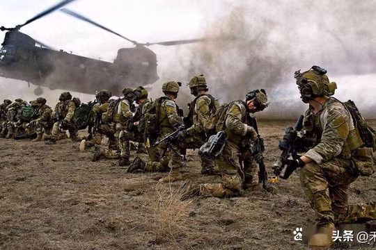 Mỹ đã huy động 155 máy bay các loại, hàng trăm lính đặc nhiệm đổ bộ vào lãnh thổ Iran để tìm kiếm, cứu hộ một phi công F-15. Ảnh: Toutiao.