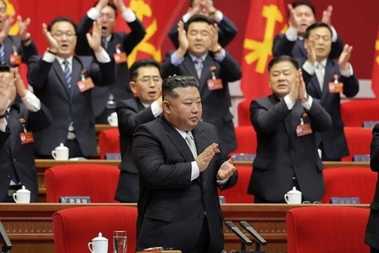 Nhà lãnh đạo Kim Jong-un tái đắc cử Tổng Bí thư Đảng Lao động Triều Tiên tại Đại hội 9 hôm 22/2. Ảnh: Dongfang.