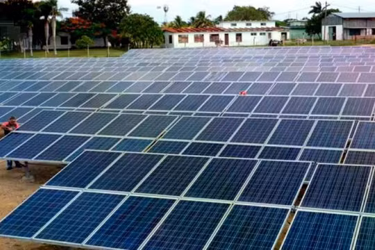 Trung Quốc có kế hoạch xây dựng 90 công viên điện mặt trời tại Cuba. Ảnh: Guancha.