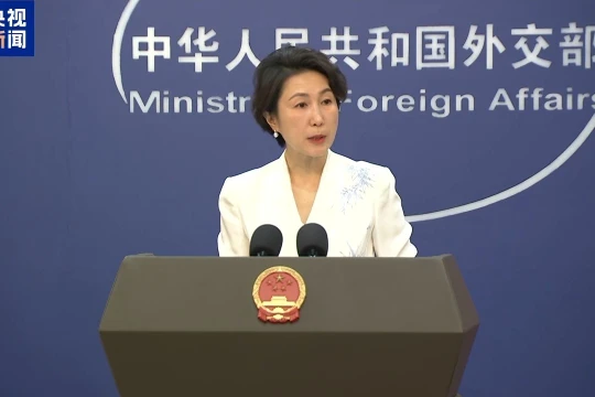 Người phát ngôn Bộ Ngoại giao Trung Quốc Mao Ninh tại cuộc họp báo chiều 8/1. Ảnh: CCTV.