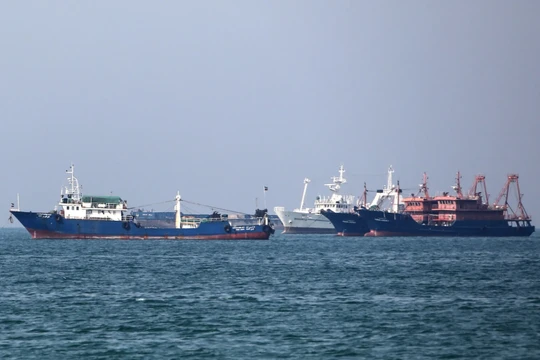 Eo biển Hormuz bị Iran tuyên bố phong tỏa, khoảng 1.000 tàu các loại hiện bị mắc kẹt trong Vịnh Ba Tư và vùng biển xung quanh. Ảnh: AFP/Guancha.