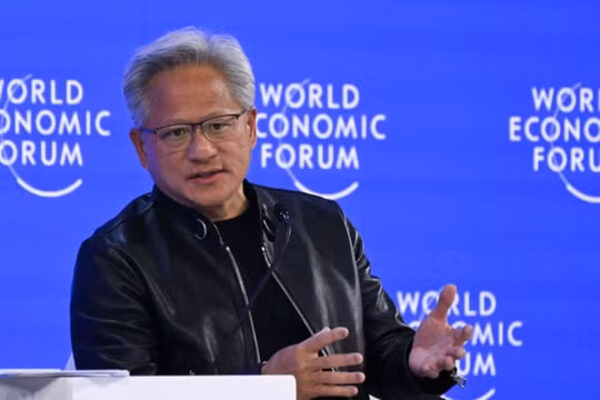 CEO Nvidia Jensen Huang cảnh báo ba loại người sẽ sớm bị đào thải trong kỷ nguyên AI. Ảnh: Reuters.