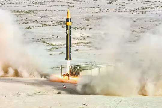 Tên lửa Khorramshahr-4 bị nghi ngờ được Iran sử dụng để tấn công căn cứ Diego Garcia. Ảnh: Huanqiu.