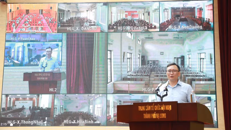 Ông Nguyễn Tuấn Minh - Phó Chủ tịch UBND TP. Hạ Long phát biểu tại Hội nghị Ông Nguyễn Tuấn Minh - Phó Chủ tịch UBND TP. Hạ Long phát biểu tại Hội nghị