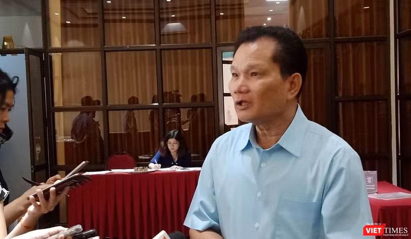 Ông Bùi Sỹ Lợi - Phó Chủ nhiệm Ủy ban về Các vấn đề xã hội của Quốc hội trả lời phỏng vấn bên lề hội thảo.