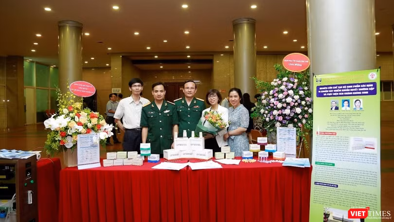 Nhóm tác giả nghiên cứu và bộ kit sinh phẩm giá rẻ có tính ứng dụng cao