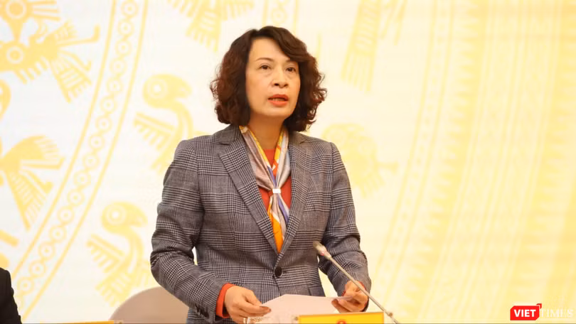 Thứ trưởng Nguyễn Thị Liên Hương thừa nhận thủ tục chuyển tuyến bảo hiểm y tế còn gây phiền hà, phát sinh tiêu cực, xin - cho.