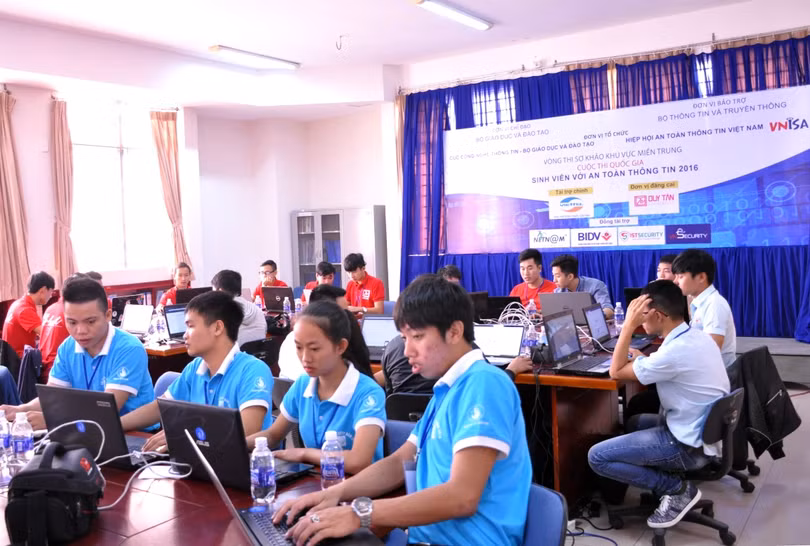 Cuộc thi quốc gia “SV với An toàn thông tin” 2016 tại Đà Nẵng. Ảnh: VNISA
