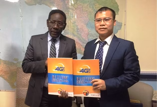 Bộ trưởng Giao thông Công trình Công cộng và Viễn thông Haiti và Tổng Giám đốc Natcom