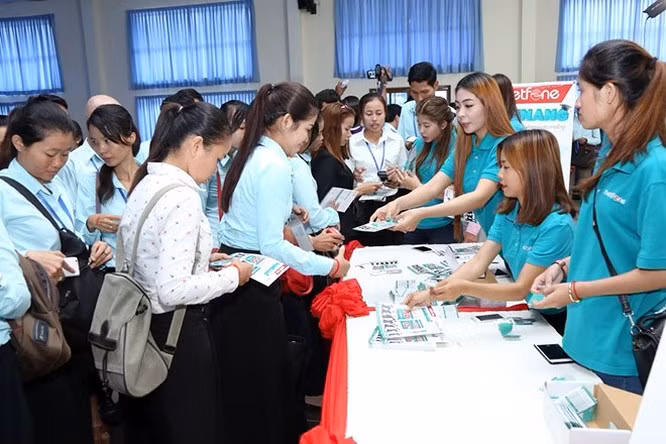 Metfone cũng là nhà mạng có hạ tầng viễn thông tốt nhất Campuchia với hệ thống cáp quang đạt 20.735 km. (Nguồn Metfone) Metfone cũng là nhà mạng có hạ tầng viễn thông tốt nhất Campuchia với hệ thống cáp quang đạt 20.735 km. (Nguồn Metfone)