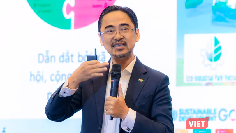 vt_Ông Phan Thanh Sơn - Phó Chủ tịch điều hành, Giám đốc phát triển kinh doanh Công ty Hệ thống Thông tin FPT đưa ra những sáng kiến về chủ đề “Quy hoạch, xây dựng, vận hành thông minh, bền vững dựa trên trên nền tảng dữ liệu”..jpg
