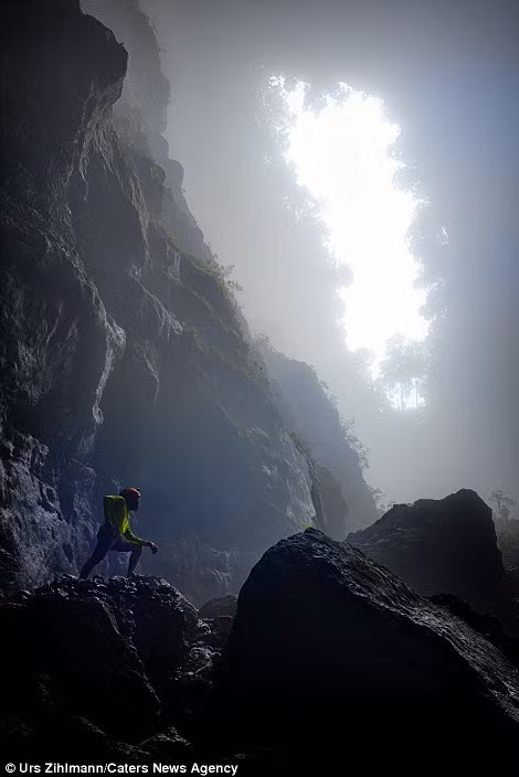 “Thiên đường” Sơn Đoòng kỳ vĩ trên báo Anh ảnh 3