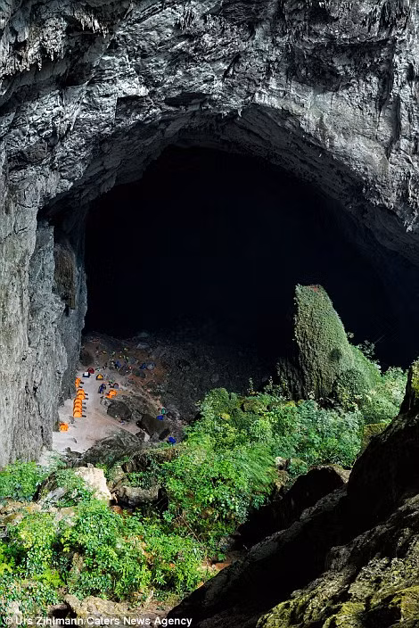 “Thiên đường” Sơn Đoòng kỳ vĩ trên báo Anh ảnh 7