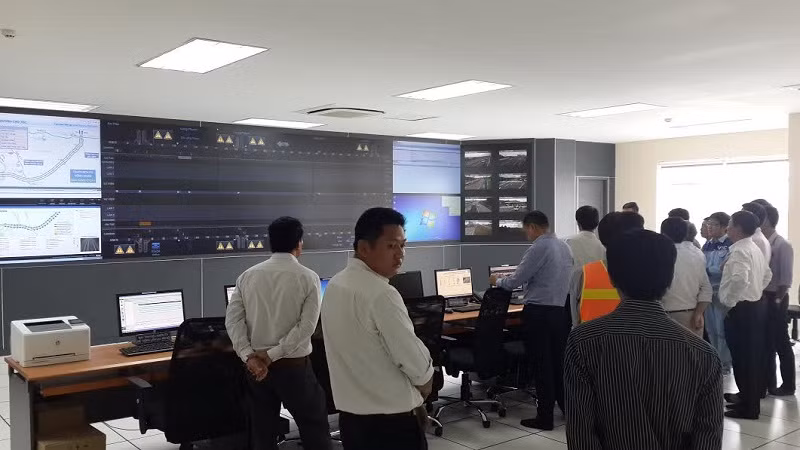Toàn bộ dữ liệu hình ảnh, video trên tuyến được truyền về Trung tâm điều hành ITS và được nhân viên trực, theo dõi và xử lý 24/24h.