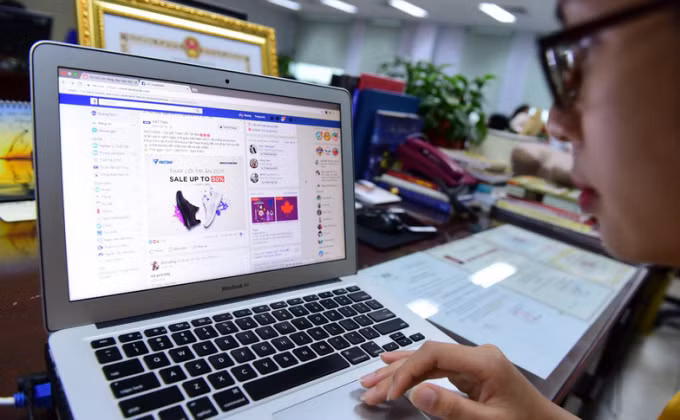 Hãy dùng thử các chiến thuật khác nhau để thu hút sự chú ý của đối tượng và thúc đẩy họ thực hiện hành động mà bạn muốn. Ảnh minh họa: Facebook.