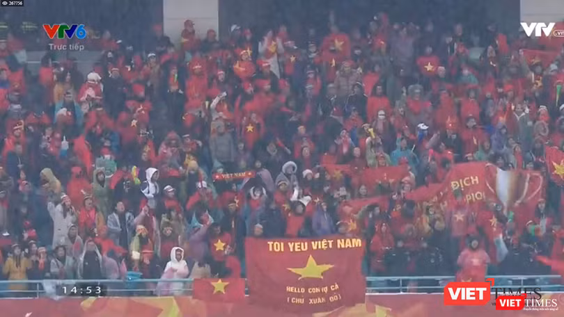 Bàn thắng tuyệt đẹp cua Quang Hải giúp giải tỏa tâm lý của U23 Việt Nam làm vỡ òa cảm xúc của người hâm mộ.