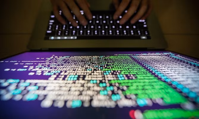 Rất nhiều hệ thống máy tính tại các doanh nghiệp lớn đã bị đình trệ vì Petya như hãng quảng cáo WPP của Anh, công ty vật liệu xây dựng Saint-Gobain của Pháp, nhiều công ty dầu thép của Nga…