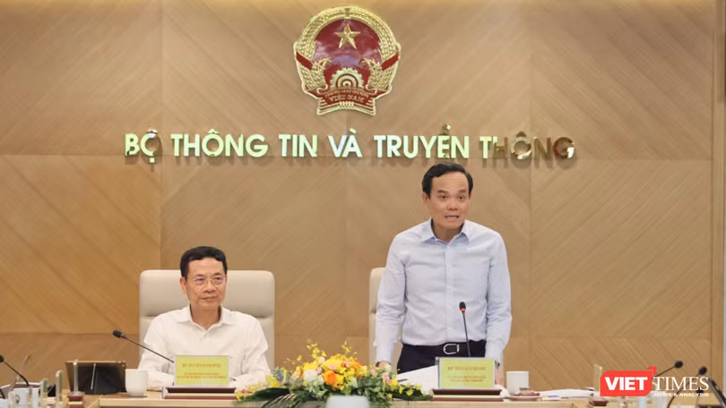 Phó Thủ tướng Trần Lưu Quang phát biểu tại buổi làm việc với Bộ Thông tin và Truyền thông.
