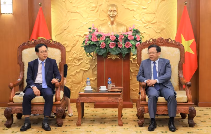 Ban Kinh te TƯ.jpg
