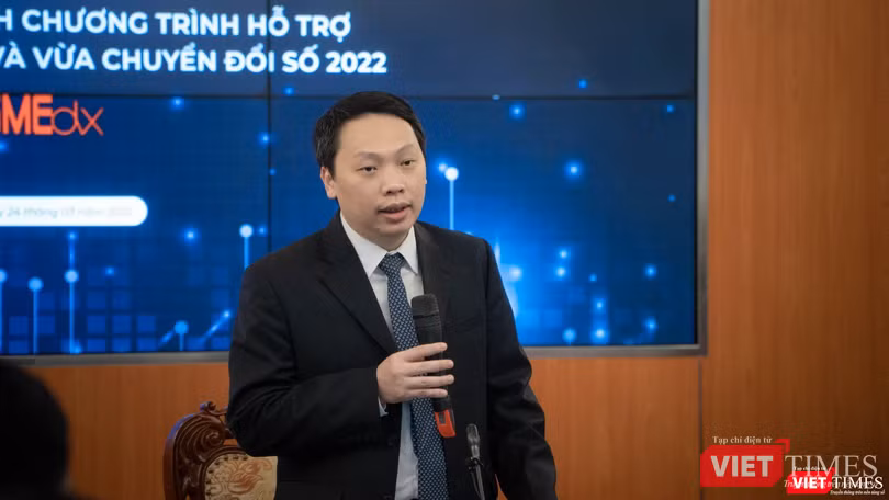 Thứ trưởng Nguyễn Huy Dũng cho biết, trong năm 2022, Bộ TT&TT sẽ cùng 63/63 địa phương vào cuộc triển khai chương trình thúc đẩy SME chuyển đổi số. Thứ trưởng Nguyễn Huy Dũng cho biết, trong năm 2022, Bộ TT&TT sẽ cùng 63/63 địa phương vào cuộc triển khai chương trình thúc đẩy SME chuyển đổi số.