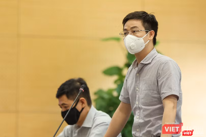 ông Trần Quang Hưng - Giám đốc Trung tâm Giám sát an toàn không gian mạng quốc gia (NCSC) tại buổi công bố chiến dịch tìm kiếm lỗ hổng bảo mật cho các nền tảng số hỗ trợ công tác phòng, chống dịch COVID-19 - vừa diễn ra chiều 4/10. ông Trần Quang Hưng - Giám đốc Trung tâm Giám sát an toàn không gian mạng quốc gia (NCSC) tại buổi công bố chiến dịch tìm kiếm lỗ hổng bảo mật cho các nền tảng số hỗ trợ công tác phòng, chống dịch COVID-19 - vừa diễn ra chiều 4/10.