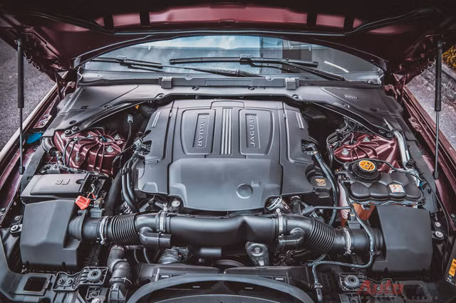 Cận cảnh "báo đỏ" Jaguar XE-S đầu tiên Việt Nam ảnh 16 Cận cảnh "báo đỏ" Jaguar XE-S đầu tiên Việt Nam ảnh 16