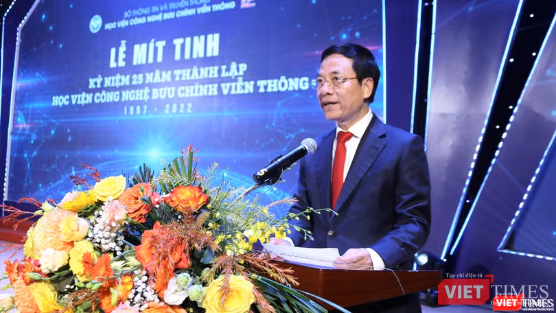 Bộ trưởng Bộ Thông tin và Truyền thông Nguyễn Mạnh Hùng ghi nhận nỗ lực và tâm huyết của các thế hệ cán bộ, công nhân viên, giảng viên, sinh viên Học viện