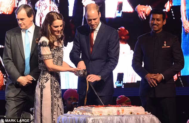 Ngạc nhiên với đôi bàn chân của Công nương nước Anh ảnh 6 Ngạc nhiên với đôi bàn chân của Công nương nước Anh ảnh 6