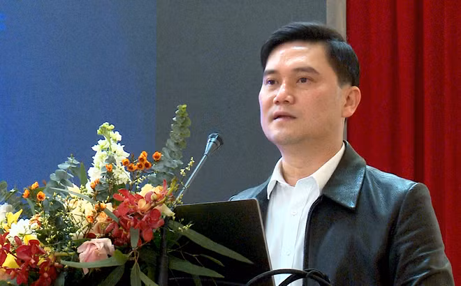 Ông Lương Mạnh Hà - Phó UBND thị xã Nghĩa Lộ phát biểu tại Hội nghị. Ông Lương Mạnh Hà - Phó UBND thị xã Nghĩa Lộ phát biểu tại Hội nghị.