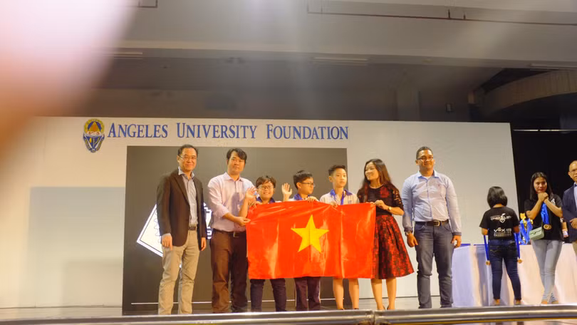 Học sinh tiểu học Đà Nẵng giành giải Nhất tại Ngày hội Robothon Quốc tế 2017 ảnh 1