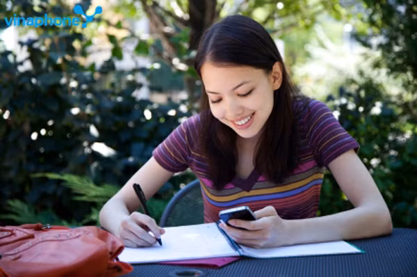 Đăng ký một trong hai gói 3G ngày D2 và D7 giúp bạn có thể lướt mạng “tẹt ga” chỉ hết từ 7.000 đồng đến 10.000 đồng/ngày
