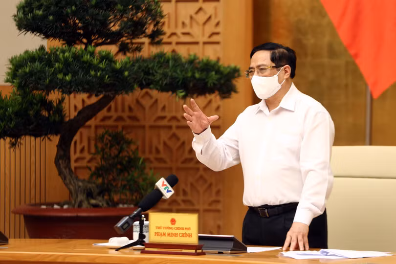 Thủ tướng Phạm Minh Chính: Các bộ, cơ quan, địa phương tăng cường kiểm tra, giám sát việc thực hiện công tác phòng, chống dịch theo tinh thần cấp trên kiểm tra cấp dưới, tỉnh kiểm tra huyện, huyện kiểm tra xã, xã kiểm tra thôn, bản, ấp; thôn, ấp, bản kiểm tra dòng họ, gia đình theo tinh thần đi từng ngõ, gõ từng nhà, rà từng đối tượng. Ảnh VGP Thủ tướng Phạm Minh Chính: Các bộ, cơ quan, địa phương tăng cường kiểm tra, giám sát việc thực hiện công tác phòng, chống dịch theo tinh thần cấp trên kiểm tra cấp dưới, tỉnh kiểm tra huyện, huyện kiểm tra xã, xã kiểm tra thôn, bản, ấp; thôn, ấp, bản kiểm tra dòng họ, gia đình theo tinh thần đi từng ngõ, gõ từng nhà, rà từng đối tượng. Ảnh VGP