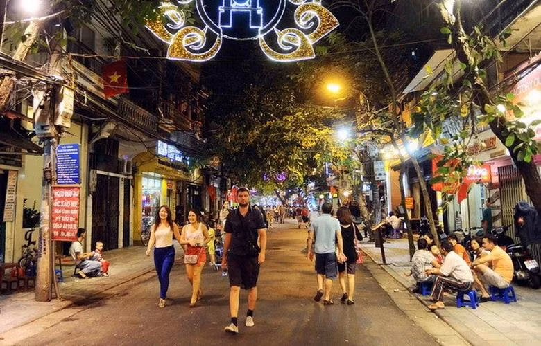 thời gian tổ chức phố đi bộ quanh khu vực hồ Hoàn Kiếm từ 19h00 thứ sáu đến 24h00 chủ nhật hàng tuần, bắt đầu từ ngày 1/9.
