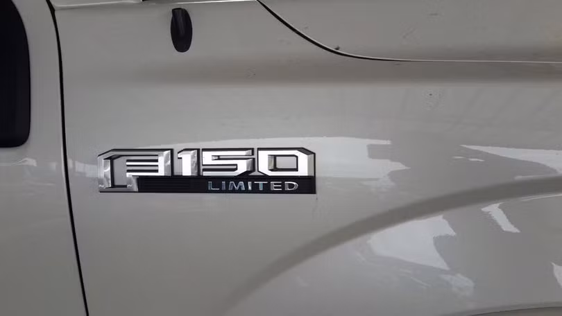 Xe bán tải hạng sang Ford F-150 Limited 2016 giá 1,4 tỷ đồng ảnh 2