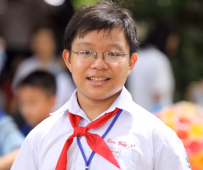 Làm quen với máy tính khi chưa đầy 4 tuổi, cậu bé Nguyễn Dương Kim Hảo đã đạt hàng chục giải thưởng tin học uy tín trong và ngoài nước, khiến nhiều người thán phục.