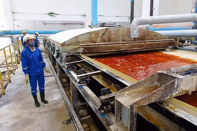 Việt Nam đang đứng thứ 3 thế giới với trữ lượng và tài nguyên dự báo 9,2 tỉ tấn quặng bô-xít nguyên khai.