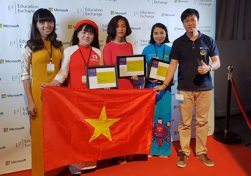  Các cô giáo đến từ Việt Nam đã chiếm lĩnh nhiều giải thưởng trong nhiều hạng mục thi đấu của diễn đàn bao gồm cả giải đặc biệt.