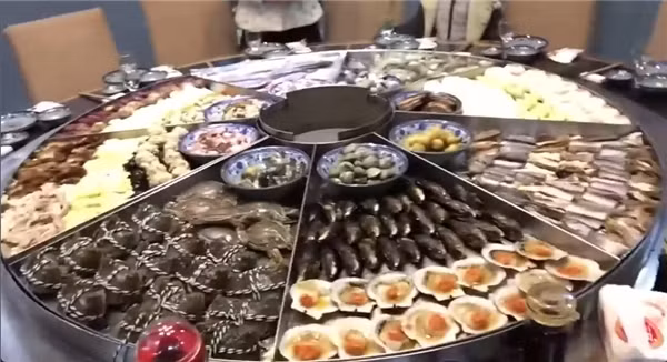 Nồi lẩu này có giá 120 USD.