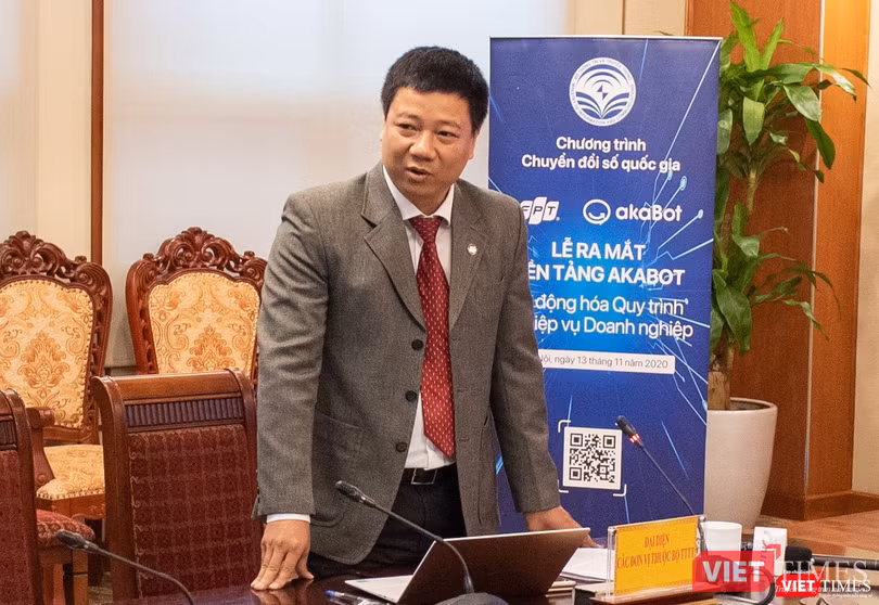 Ông Đỗ Công Anh - Phó Cục trưởng Cục Tin học hóa - tin tưởng giải pháp này sẽ đóng vai trò quan trọng trong chuyển đổi số của các lĩnh vực ngân hàng, tài chính, bảo hiểm,… Ông Đỗ Công Anh - Phó Cục trưởng Cục Tin học hóa - tin tưởng giải pháp này sẽ đóng vai trò quan trọng trong chuyển đổi số của các lĩnh vực ngân hàng, tài chính, bảo hiểm,…
