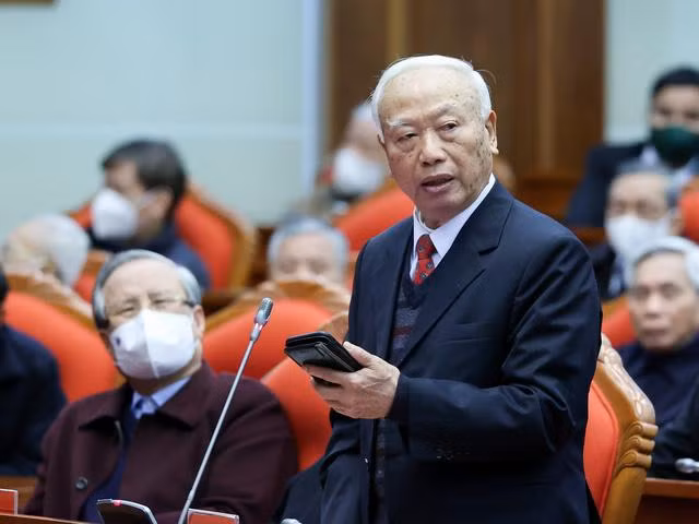 Nguyên Chủ tịch Quốc hội Nguyễn Văn An phát biểu tại cuộc gặp mặt. Nguyên Chủ tịch Quốc hội Nguyễn Văn An phát biểu tại cuộc gặp mặt.