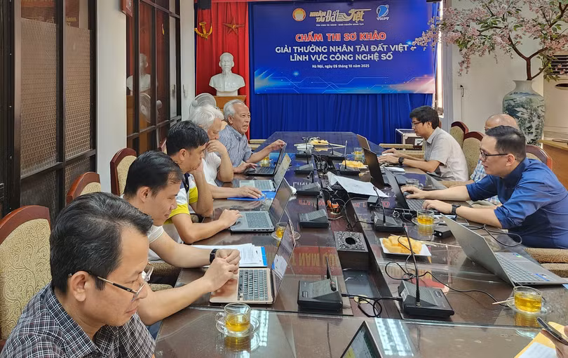 Ảnh chấm sơ khảo Nhân tài Đất Việt.jpg