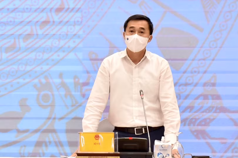 Thứ trưởng Bộ Y tế Trần Văn Thuấn tại cuộc họp báo Chính phủ thường kỳ.