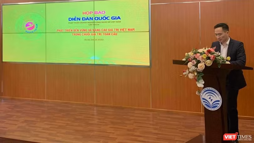 Ông Nguyễn Thiện Nghĩa trao đổi về diễn đàn Quốc gia phát triển doanh nghiệp công nghệ số lần IV. Ông Nguyễn Thiện Nghĩa trao đổi về diễn đàn Quốc gia phát triển doanh nghiệp công nghệ số lần IV.